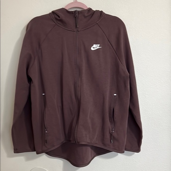 Nike Women's Mauve Tech Fleece - Picture 1 of 4
